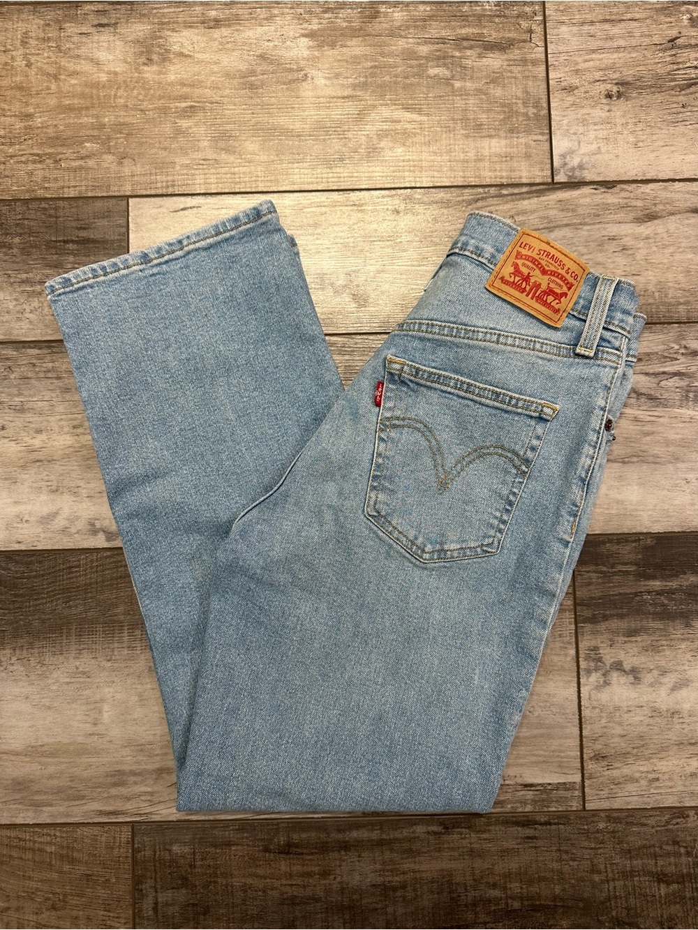 Levi's women’s  Light Wash Straight Leg Jeans